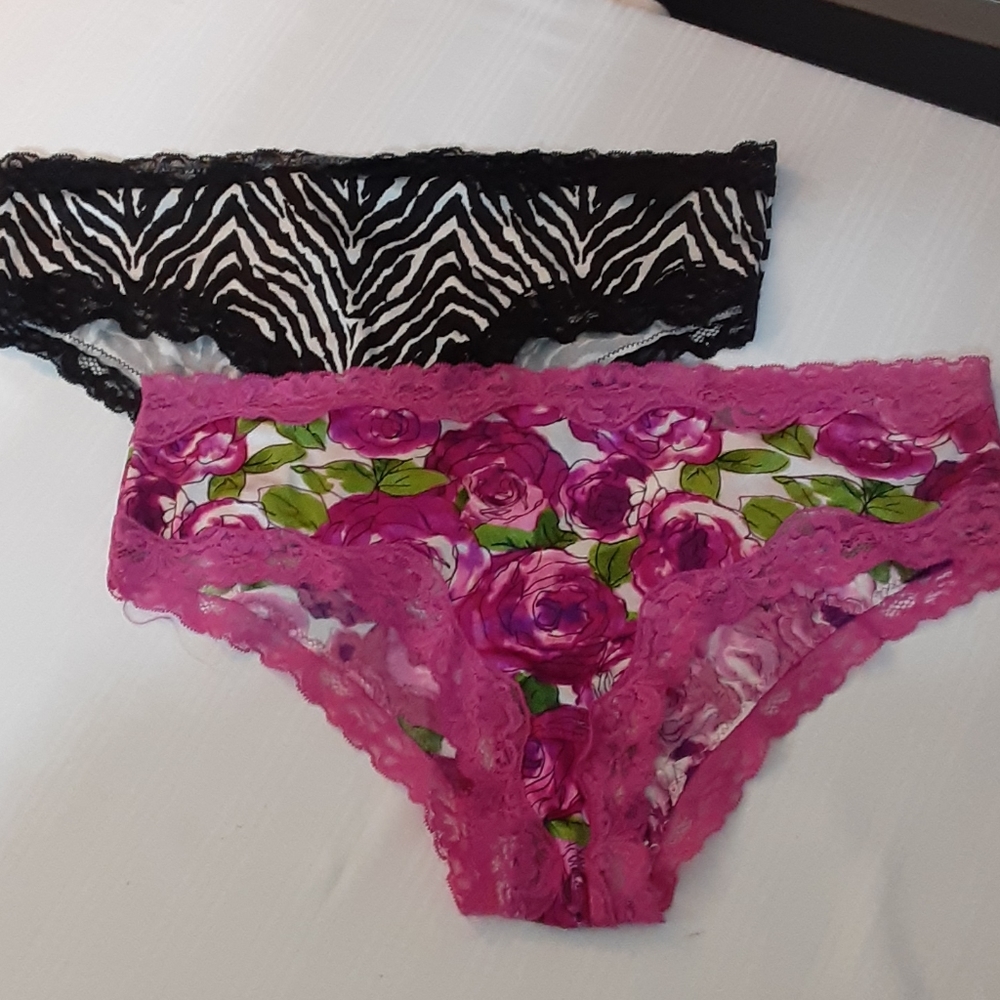 2 pair lace panties size 9 bikini